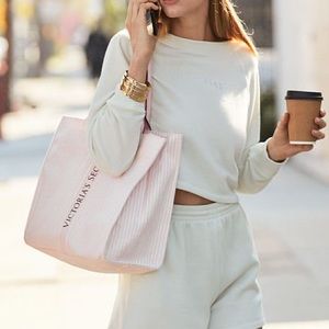 NWT💘 Victorias Secret Tote Bag